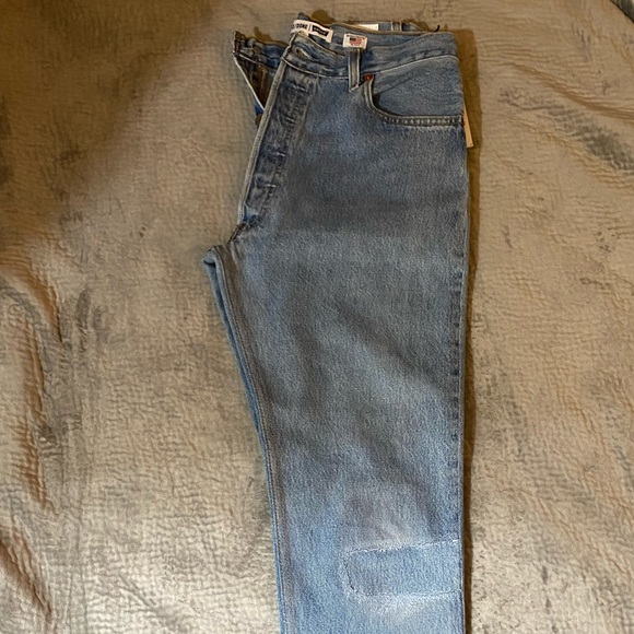 Levi’s Re-done High Rise Skinny Jean in indigo Size 27. Never worn. - Picture 13 of 15
